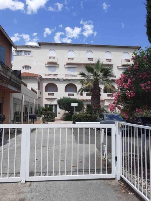 Bandol: Elegant Et Cosy 2 Pieces, Proche Ville Et Plage Екстер'єр фото